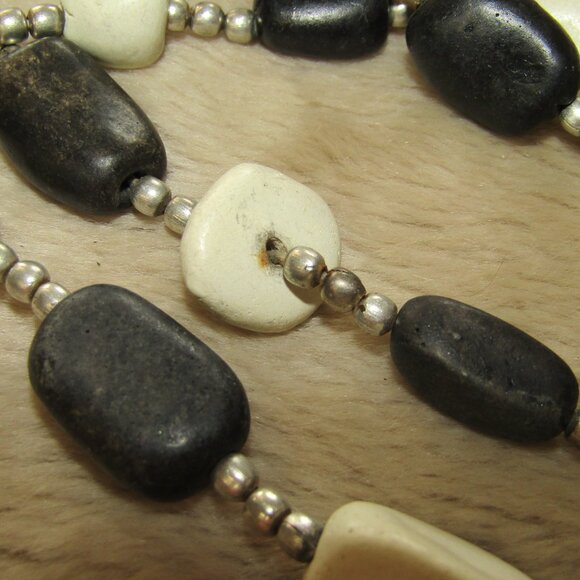 Vintage Black & White Stone Beaded Necklace - Picture 7 of 7